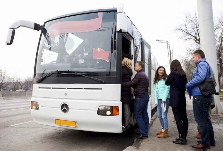Пассажирские перевозки по городу. 13 человек из Ноябрьск в 