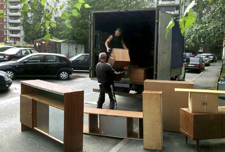 Заказать авто для транспортировки мебели : Товар. Вещи секонд-хенд, вес 75 кг, 5 мешков из Краснодара в Сочи